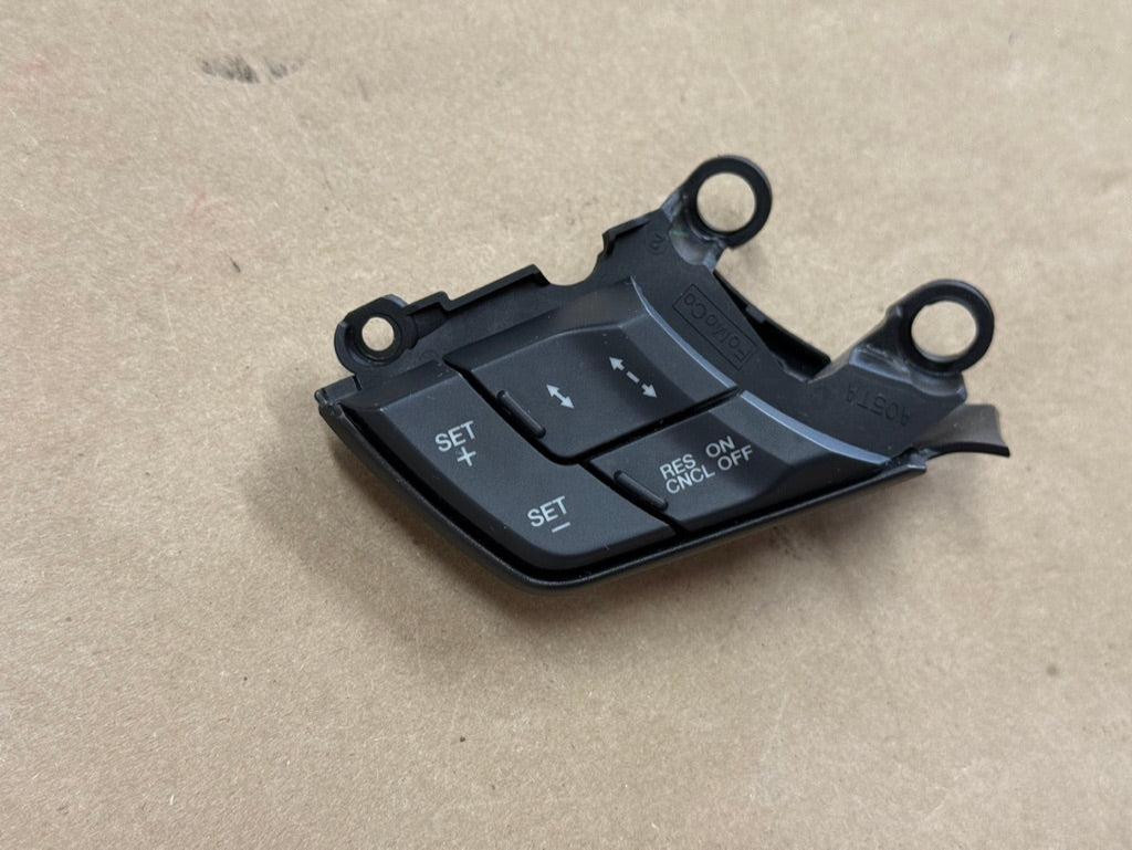 2015-2023 Ford Mustang GT LH Steering Wheel Button Cruise Control Steering