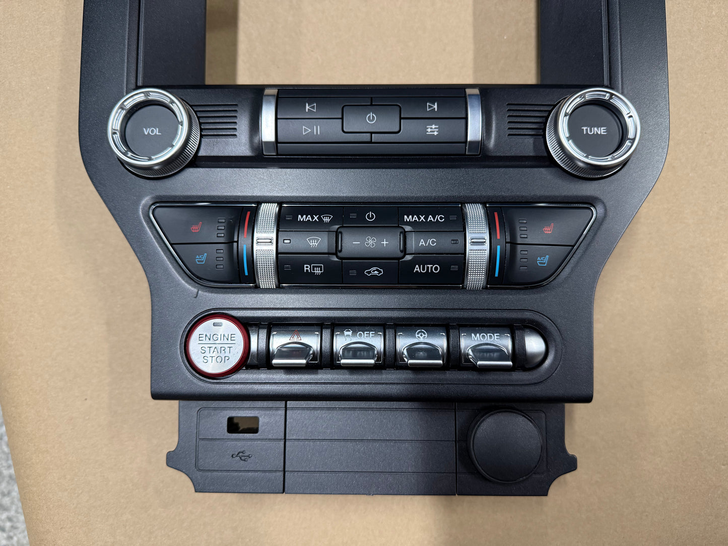 2022 Ford Mustang GT Touch Screen, Face Plate, Radio, Module USB Port