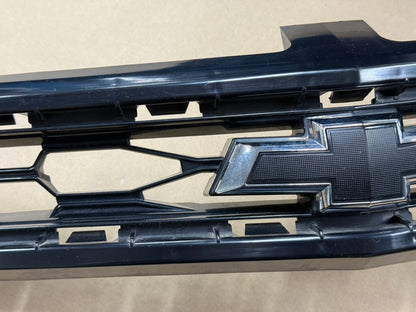 2016-2018 Chevrolet Camaro SS Front Bumper Upper Grille "GM"