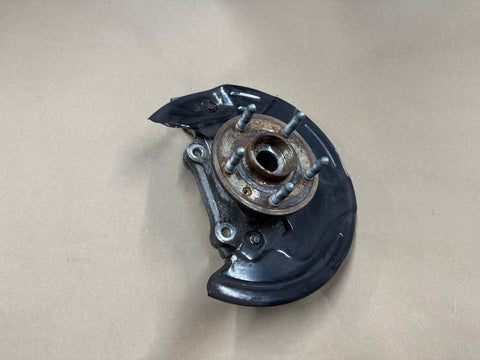 2010-2015 Chevrolet Camaro SS RH Passenger Side Front Spindle Knuckle Hub GM