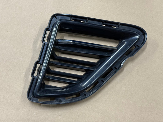 2016-2018 Chevrolet Camaro SS Front Bumper RH Passenger Side Grille GM