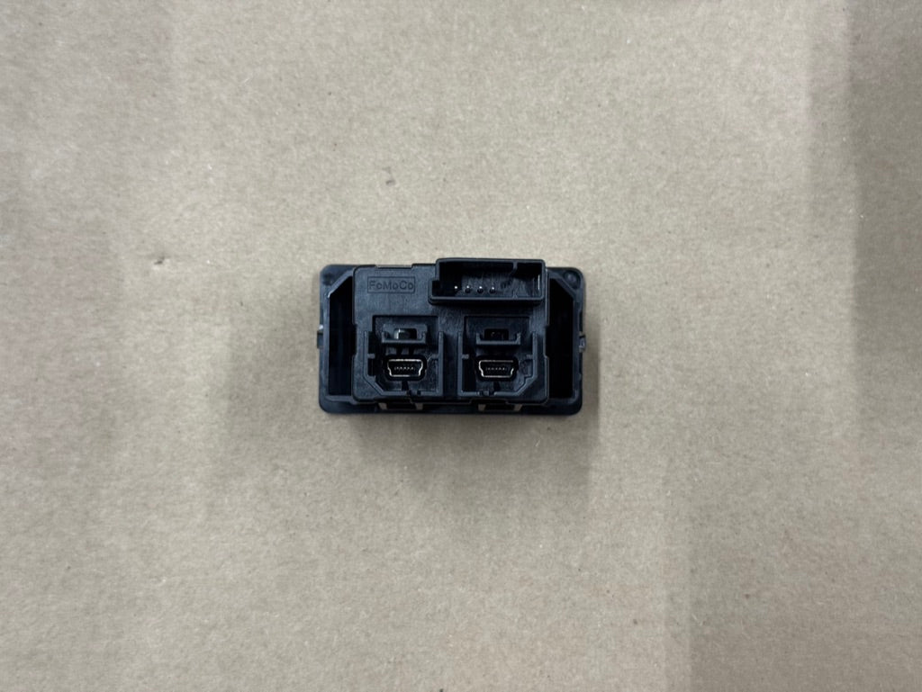 2021 Ford Mustang GT Touch Screen, Face Plate, Radio, Module USB Port