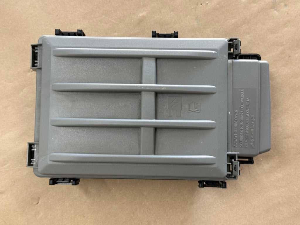 2023-2026 Ford F-250 F-350 Super Duty 7.3L Gas Engine Bay Fuse Box