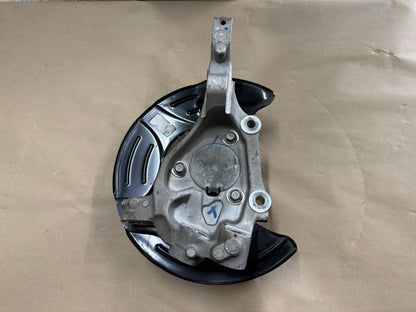 2010-2015 Chevrolet Camaro SS RH Passenger Side Front Spindle Knuckle Hub GM