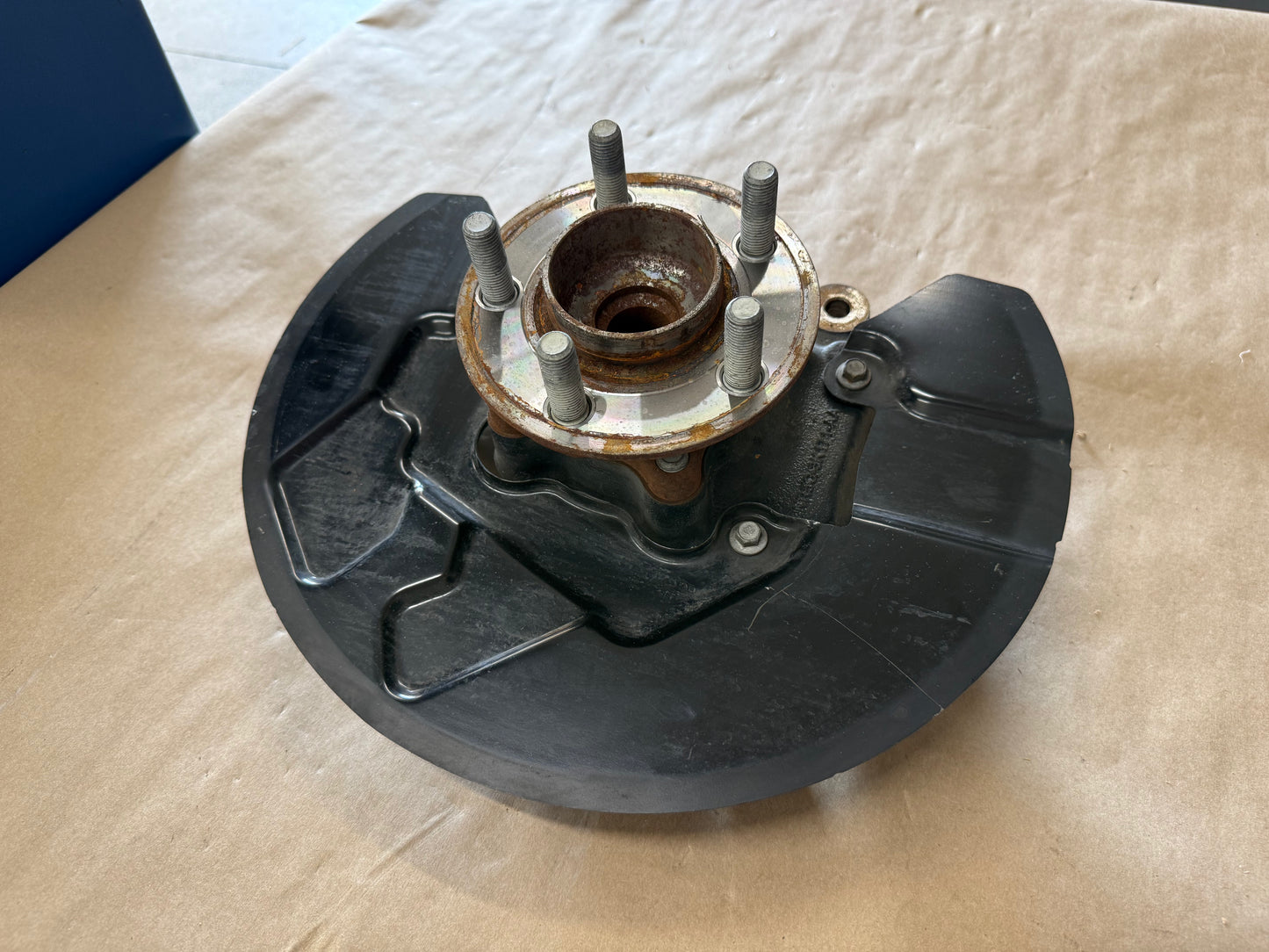 2021-2023 Ford Mustang 5.0 GT LH Driver Side Front Spindle Knuckle Hub 4 Bolt