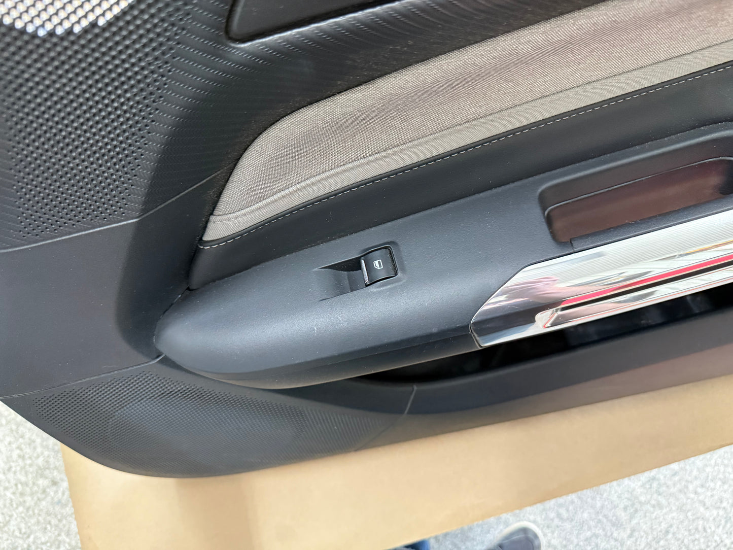 2024-2026 Ford Mustang GT EcoBoost RH Passenger Cloth Insert Door Panel