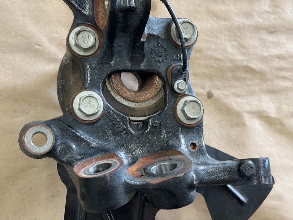 2024-2026 Mustang GT LH Driver Side Front Spindle Knuckle Hub 8k miles