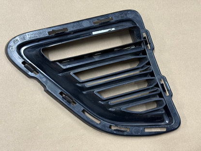 2016-2018 Chevrolet Camaro SS Front Bumper RH Passenger Side Grille GM