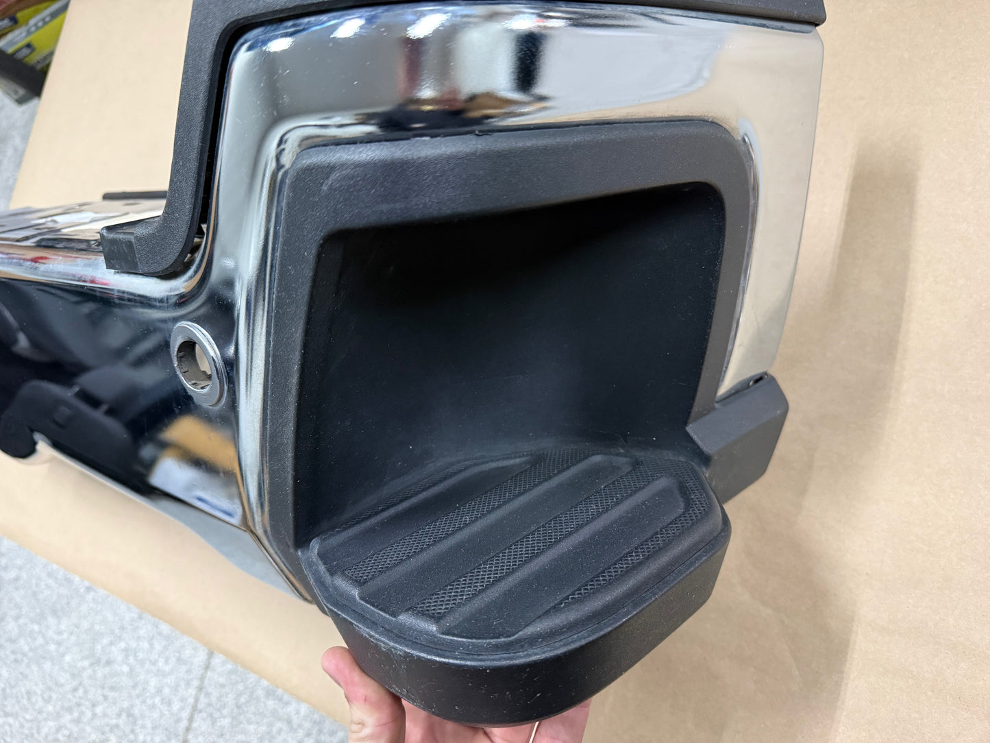 2023-2025 FORD F-250 F-350 RH PASSENGER SIDE REAR BUMPER END CAP CHROME