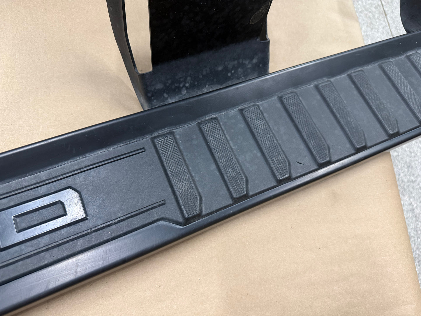 2017-2025 Ford F-250 F-350 RH Passenger Side Running Board Crew Cab W/Brackets