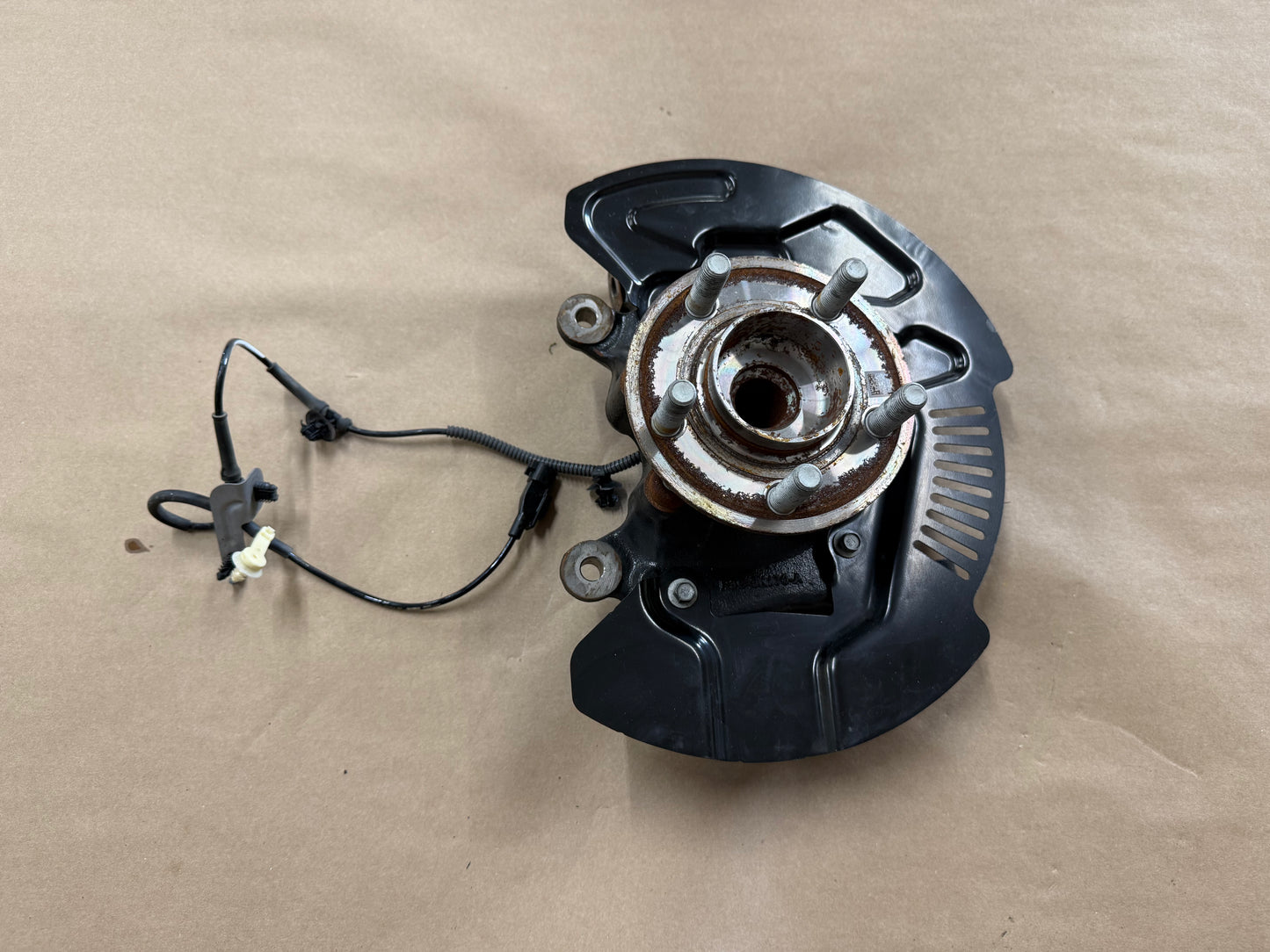 2024-2026 Ford Mustang GT RH Passenger Side Front Spindle Knuckle Hub