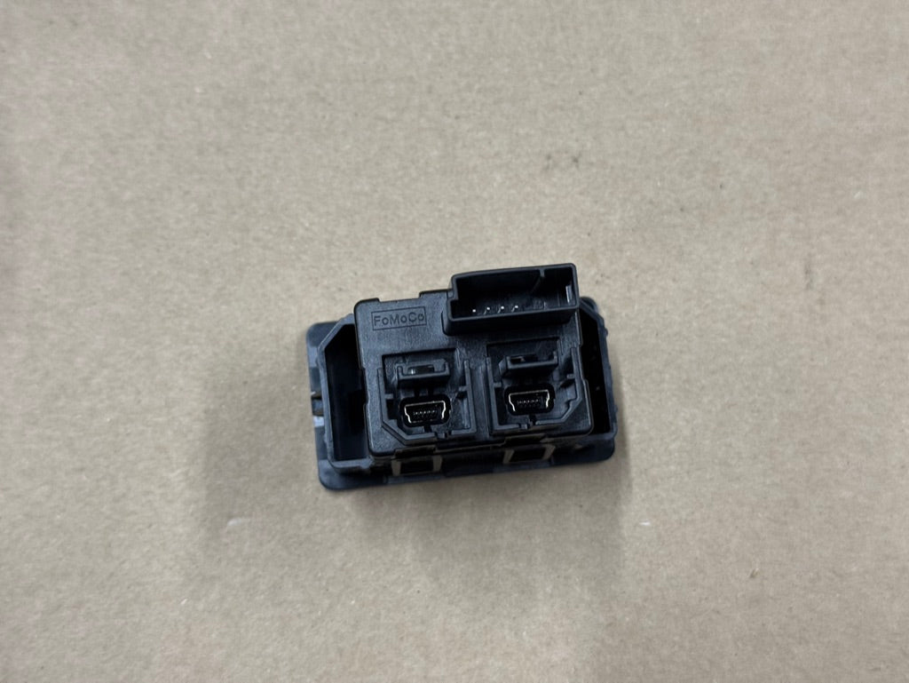 2022 Ford Mustang GT Touch Screen, Face Plate, Radio, Module USB Port