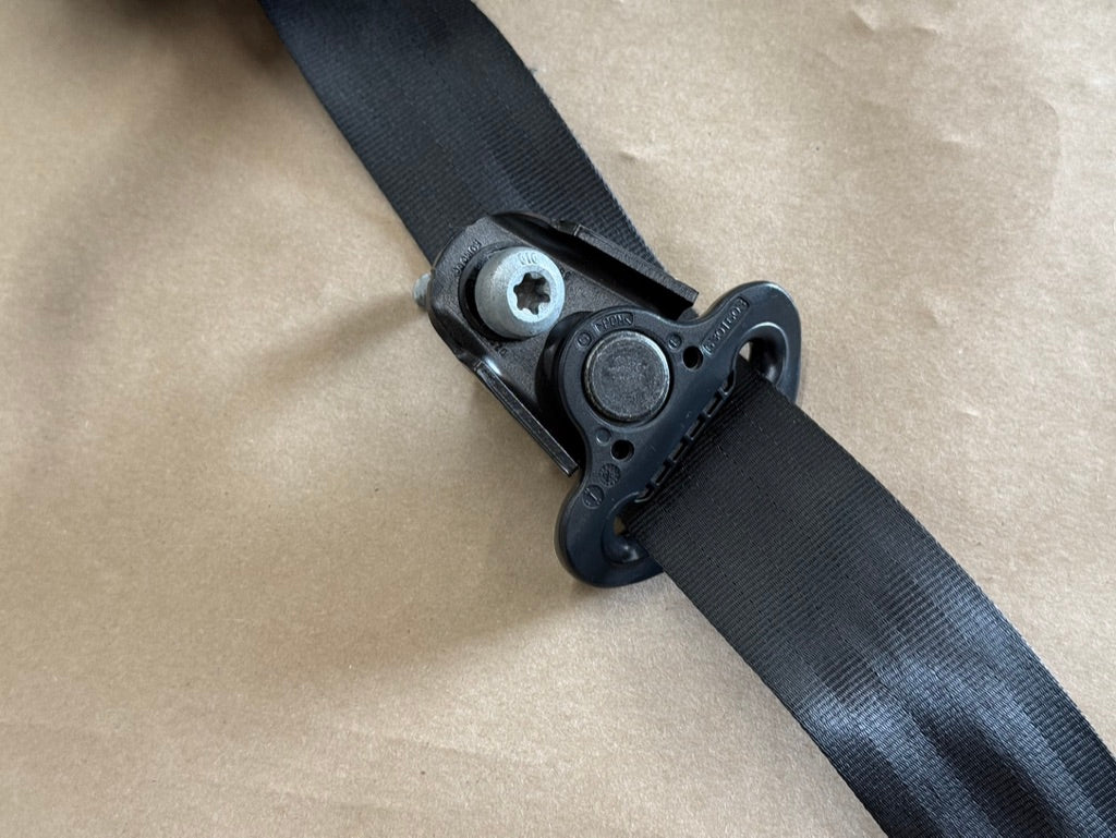 2018-2023 Ford Mustang 5.0 GT Convertible RH Pass. Front Seat Belt Safety