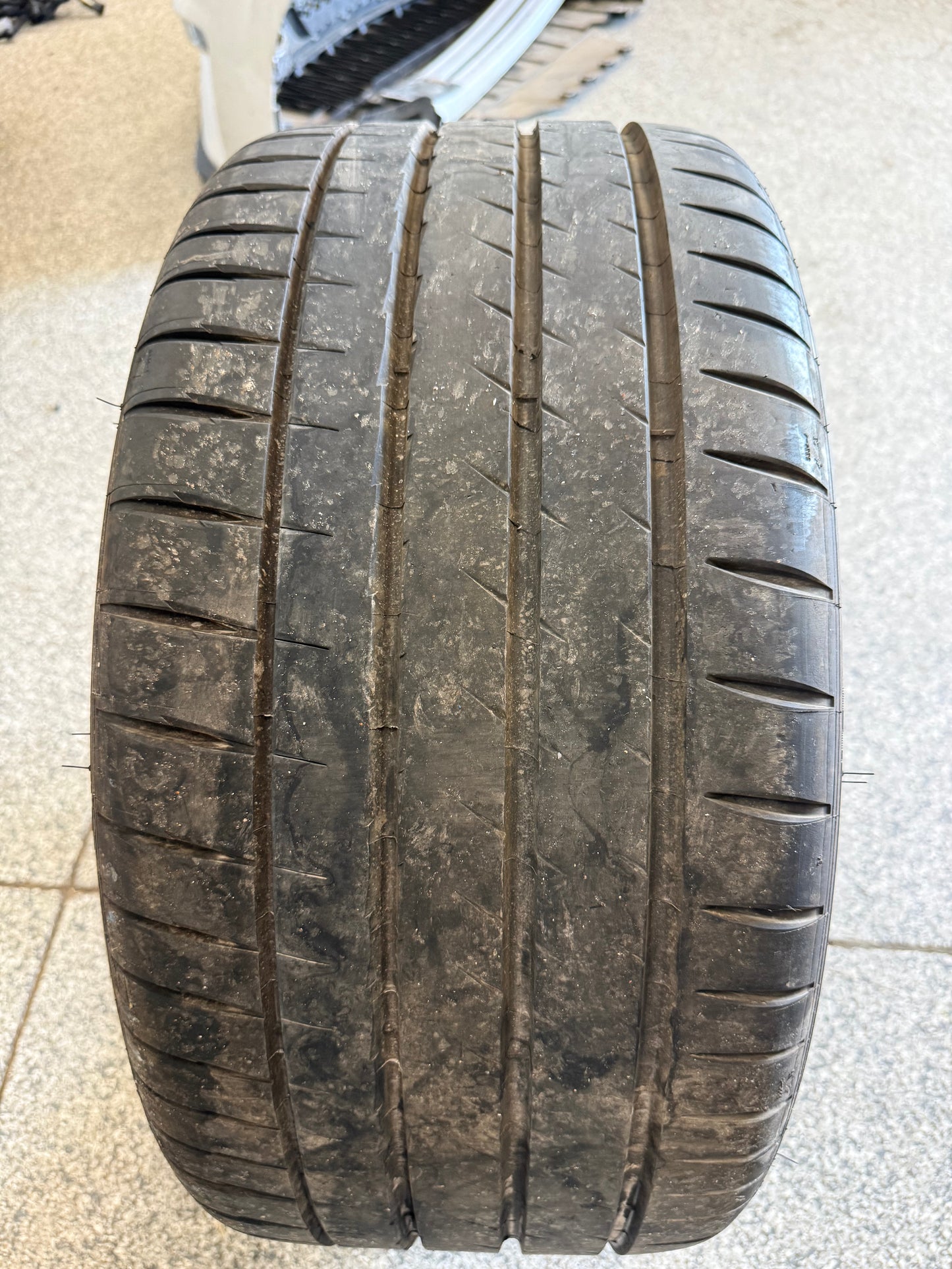 Michelin Pilot Sport 4 S 275/40/ZR19 Tire