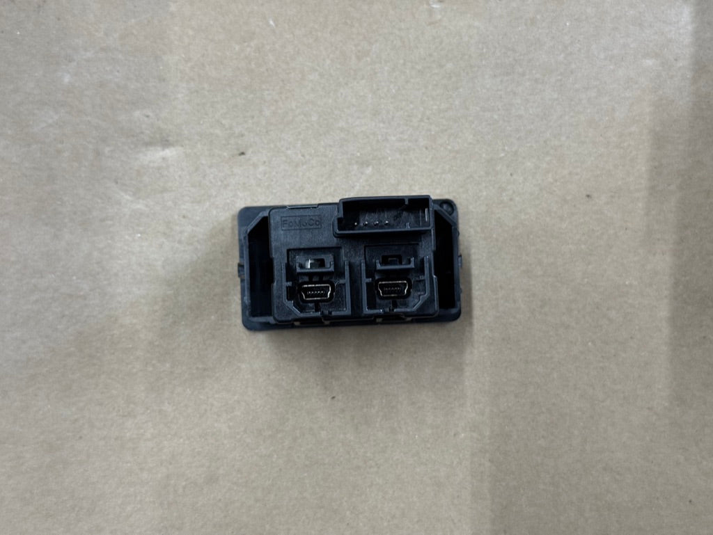 2021 Ford Mustang GT Touch Screen, Face Plate, Radio, Module USB Port