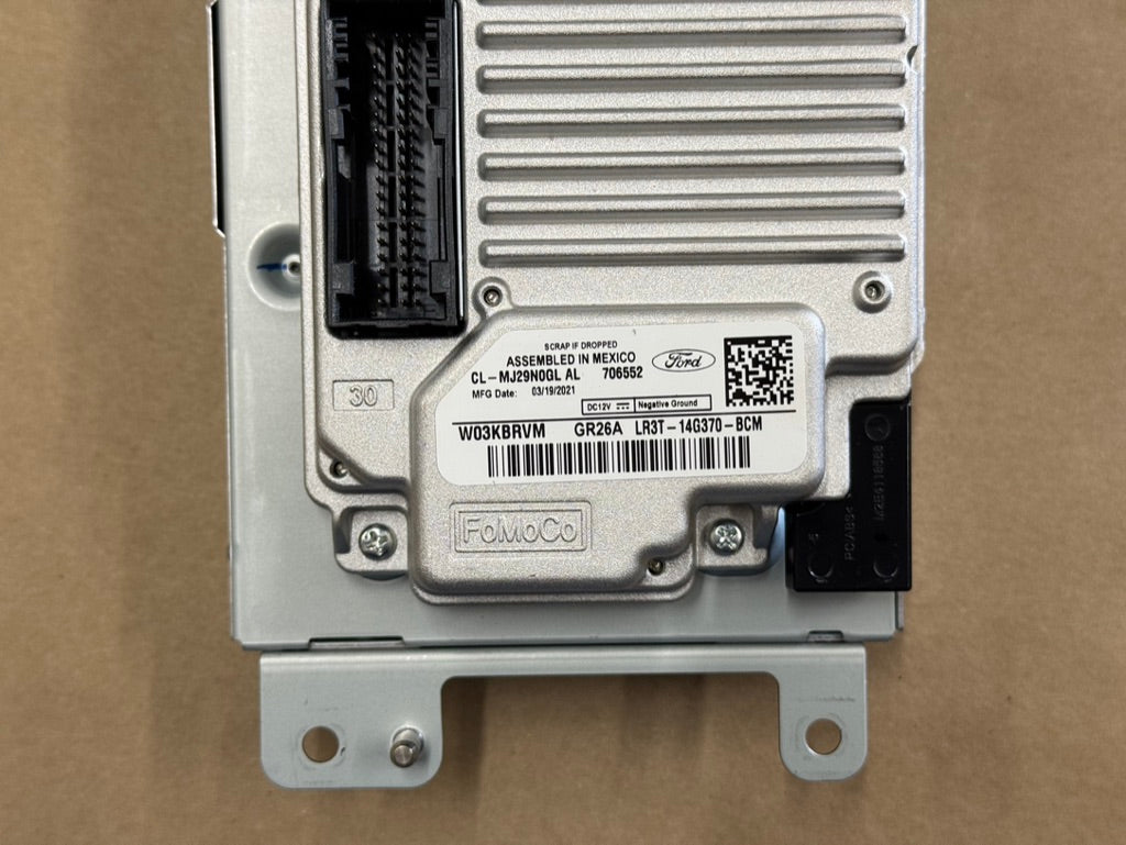 2021 Ford Mustang GT Touch Screen, Face Plate, Radio, Module USB Port
