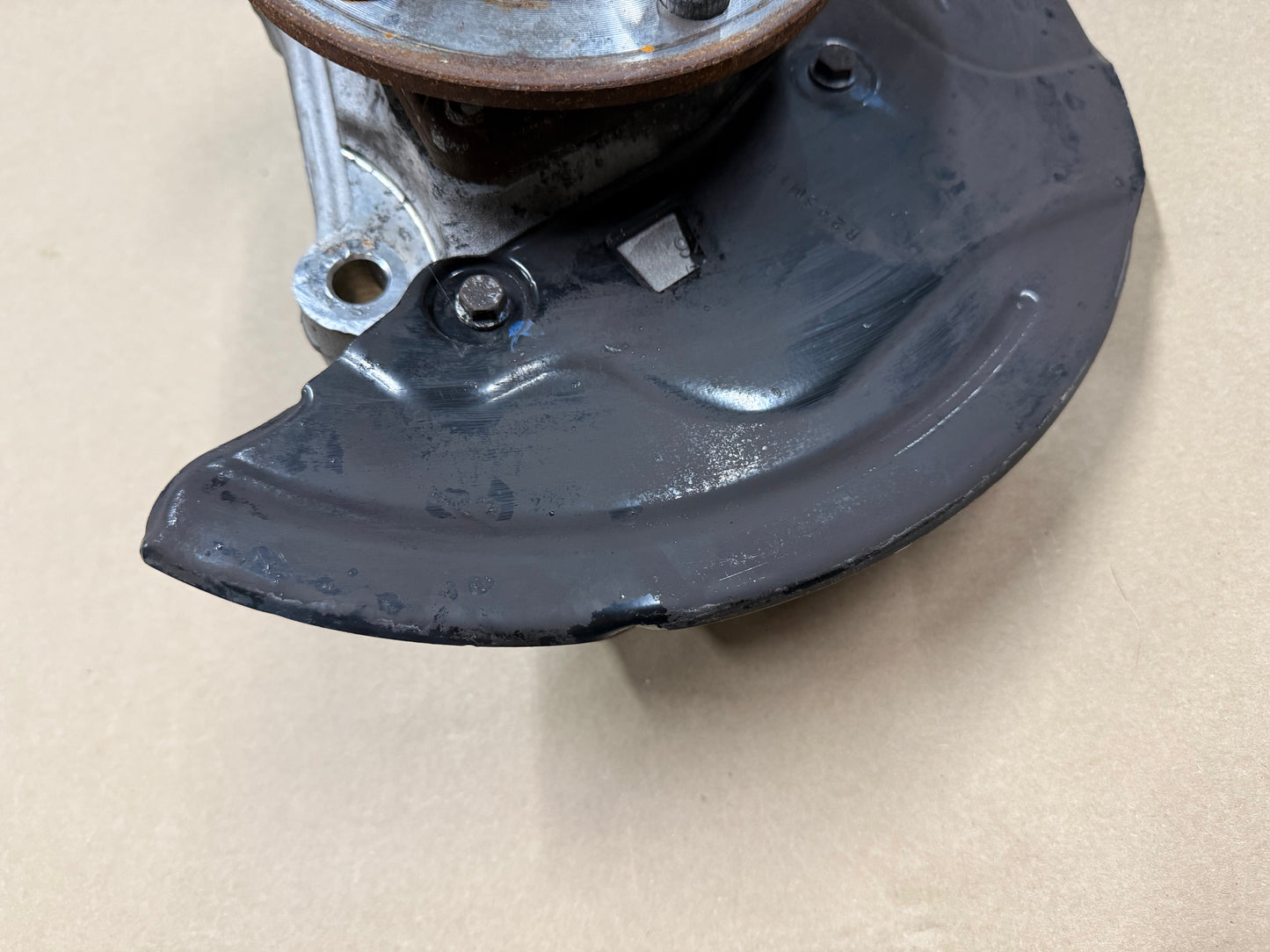 2010-2015 Chevrolet Camaro SS RH Passenger Side Front Spindle Knuckle Hub GM