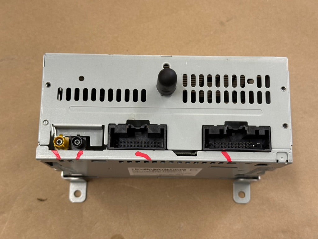 2021 Ford Mustang GT Touch Screen, Face Plate, Radio, Module USB Port