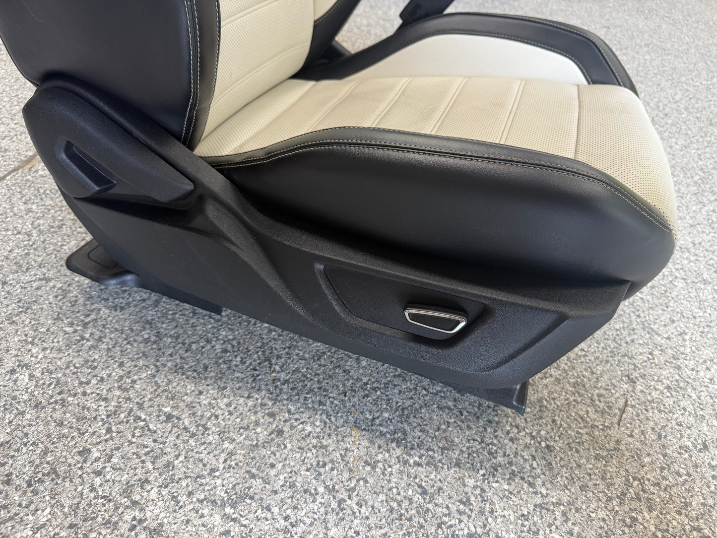 2015-2017 Mustang 50th Anniversary Leather Front Rear Seats Heated/Cooled