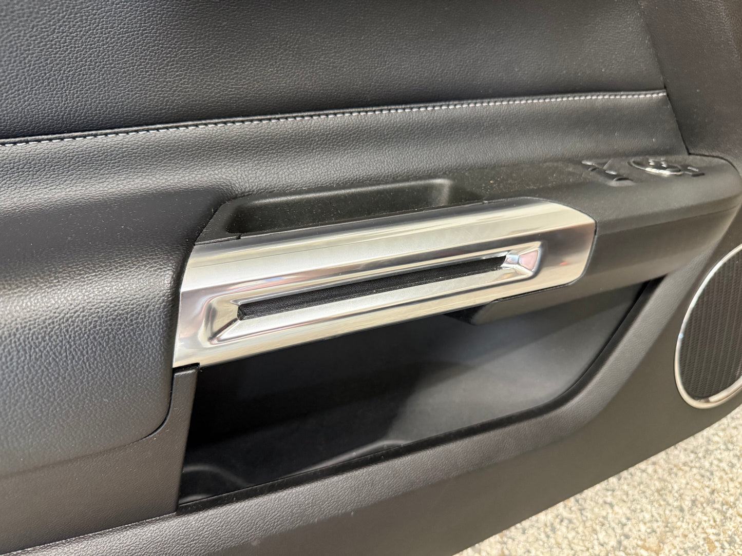 2018-2023 Ford Mustang GT LH Driver Leather Insert Door Panel Grey Stitching