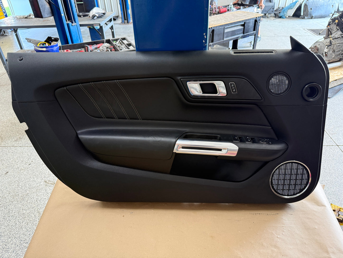 2018-2023 Ford Mustang GT LH Driver Leather Insert Door Panel Grey Stitching