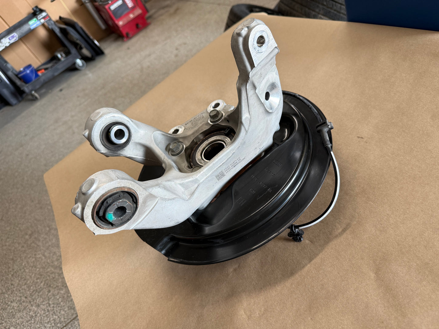 2024-2026 Ford Mustang GT LH Driver Side Rear Spindle Knuckle Hub