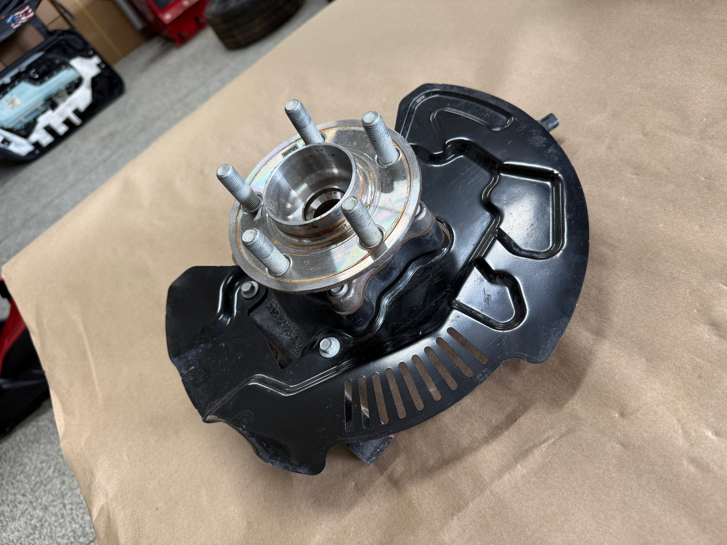 2024-2026 Ford Mustang 5.0 GT RH Passenger Side Front Spindle Knuckle Hub 4 Bolt