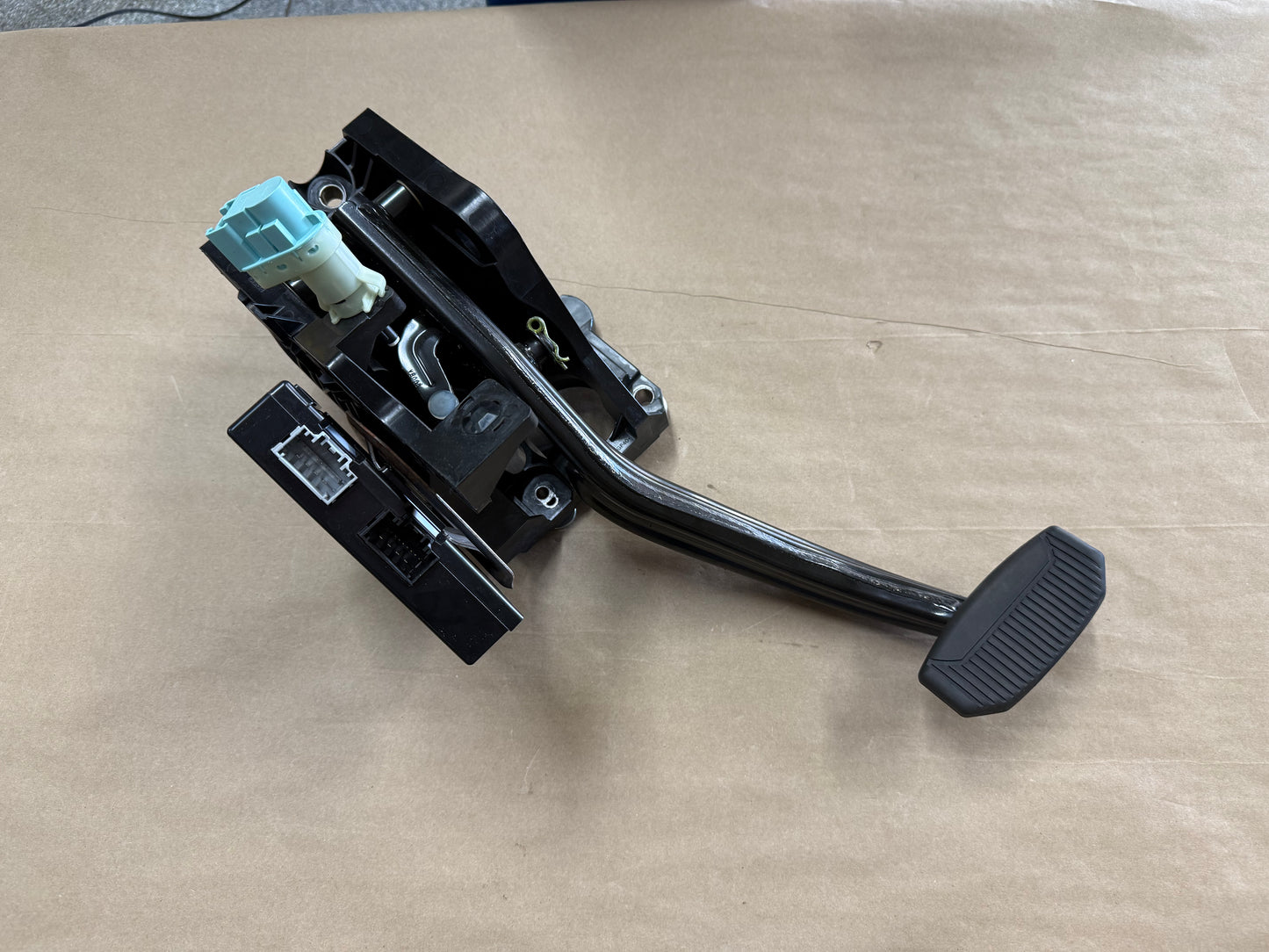 2023-2025 Ford F-250 F-350 Super Duty Brake Pedal