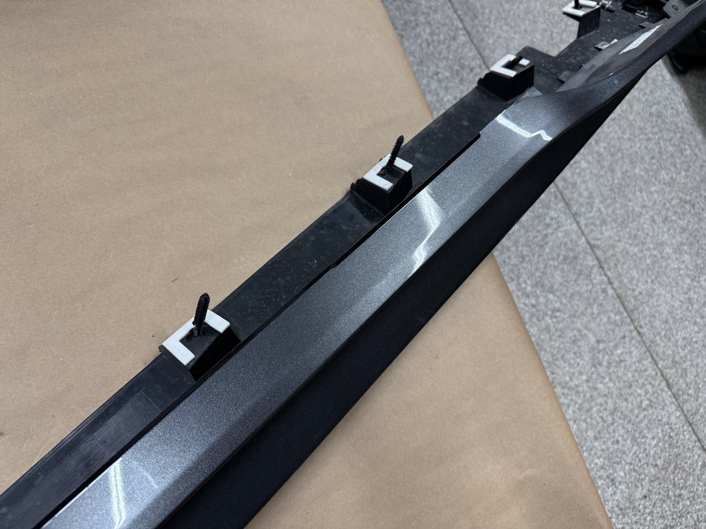 2015-2023 Ford Mustang GT V6 LH Side Skirt Molding Driver Side "J7"
