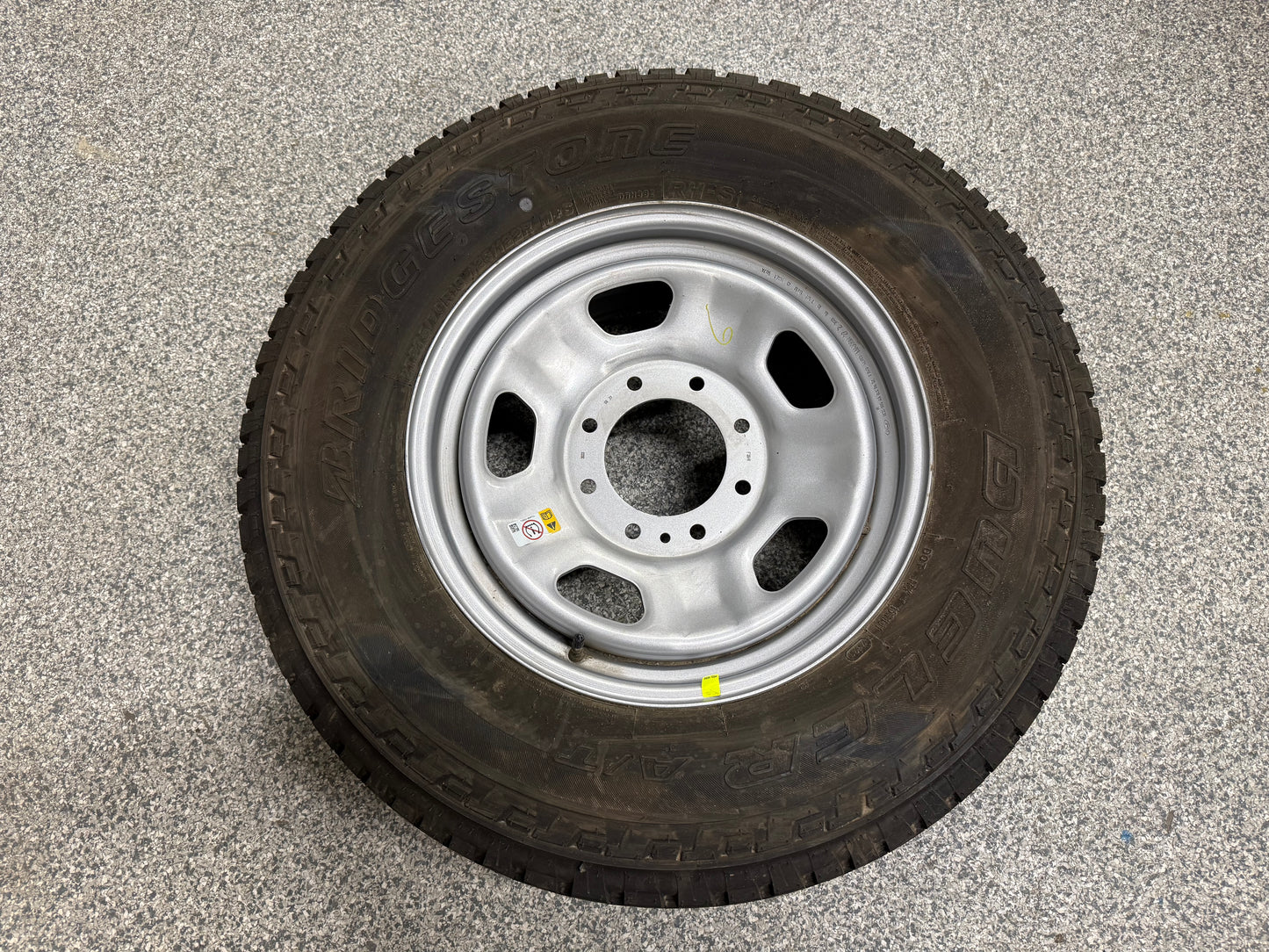 2023-2025 Ford F-250 F-350 Super Duty Spare Tire Bridgestone 275/70/18