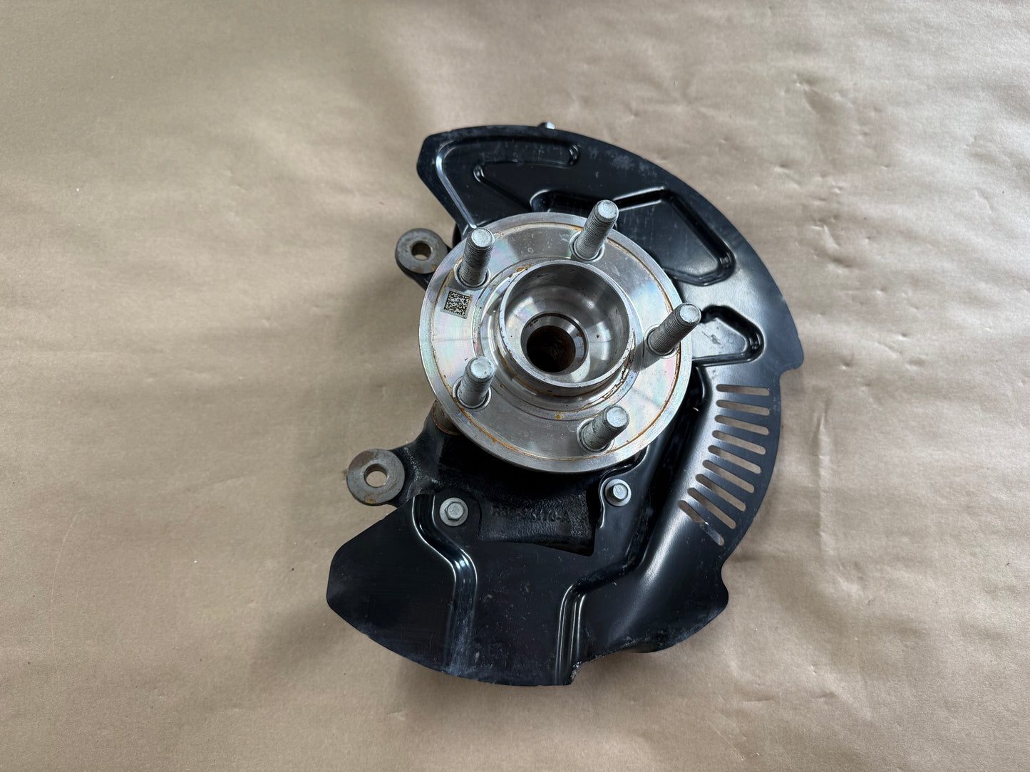 2024-2026 Ford Mustang 5.0 GT RH Passenger Side Front Spindle Knuckle Hub 4 Bolt