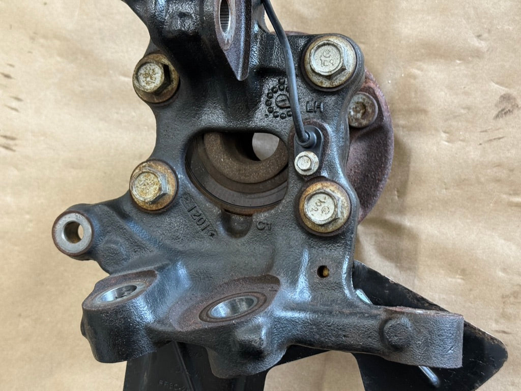 2021-2023 Ford Mustang 5.0 GT LH Driver Side Front Spindle Knuckle Hub 4 Bolt