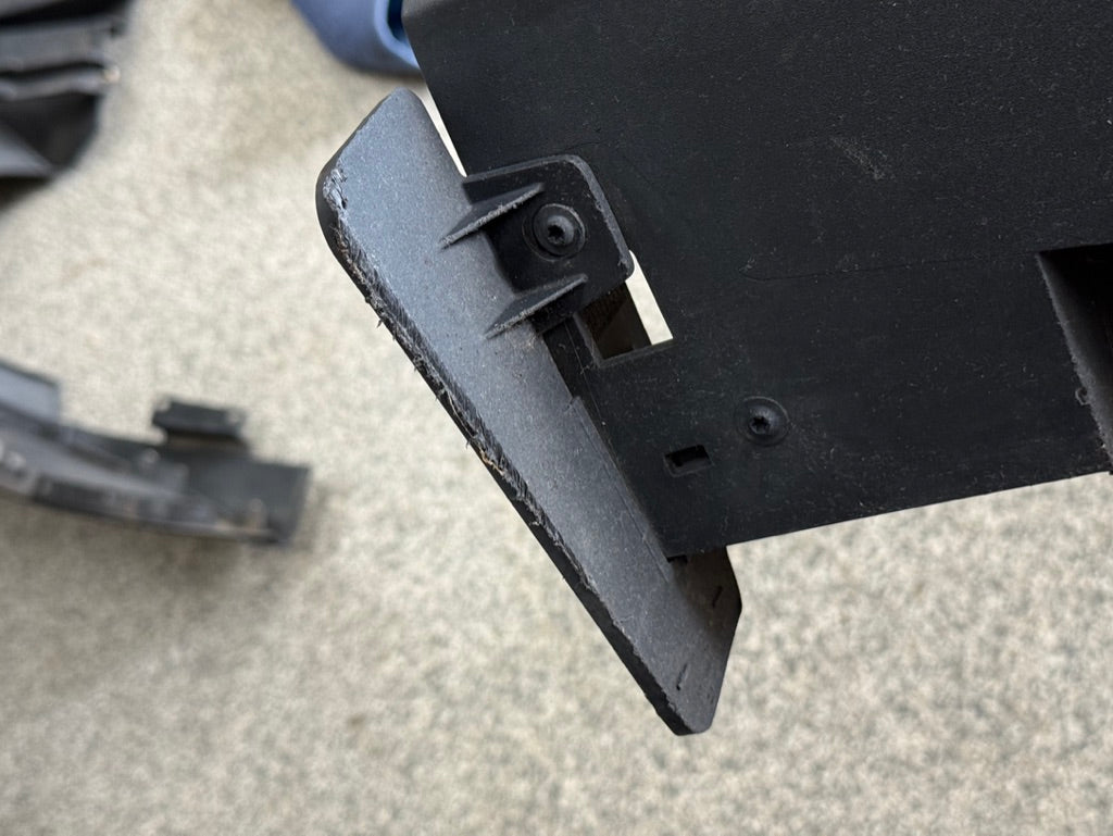 2015-2023 Ford Mustang GT V6 RH Passenger Side Skirt Molding "G1"