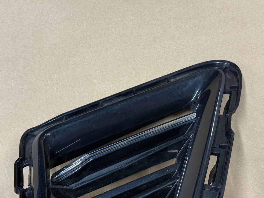 2016-2018 Chevrolet Camaro SS Front Bumper RH Passenger Side Grille GM