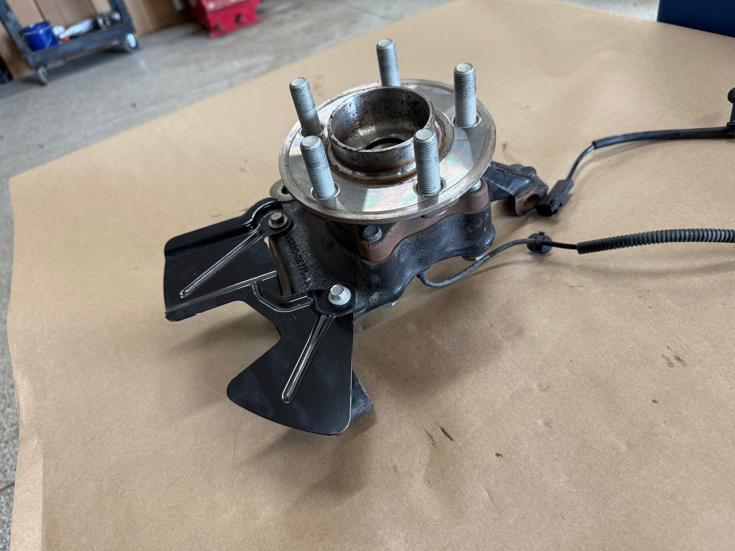 2021-2023 Ford Mustang 5.0 GT RH Passenger Side Front Spindle Knuckle Hub 4 Bolt