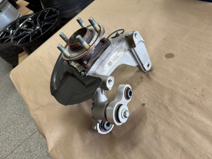 2024-2026 Ford Mustang GT RH Passenger Side Rear Spindle Knuckle Hub