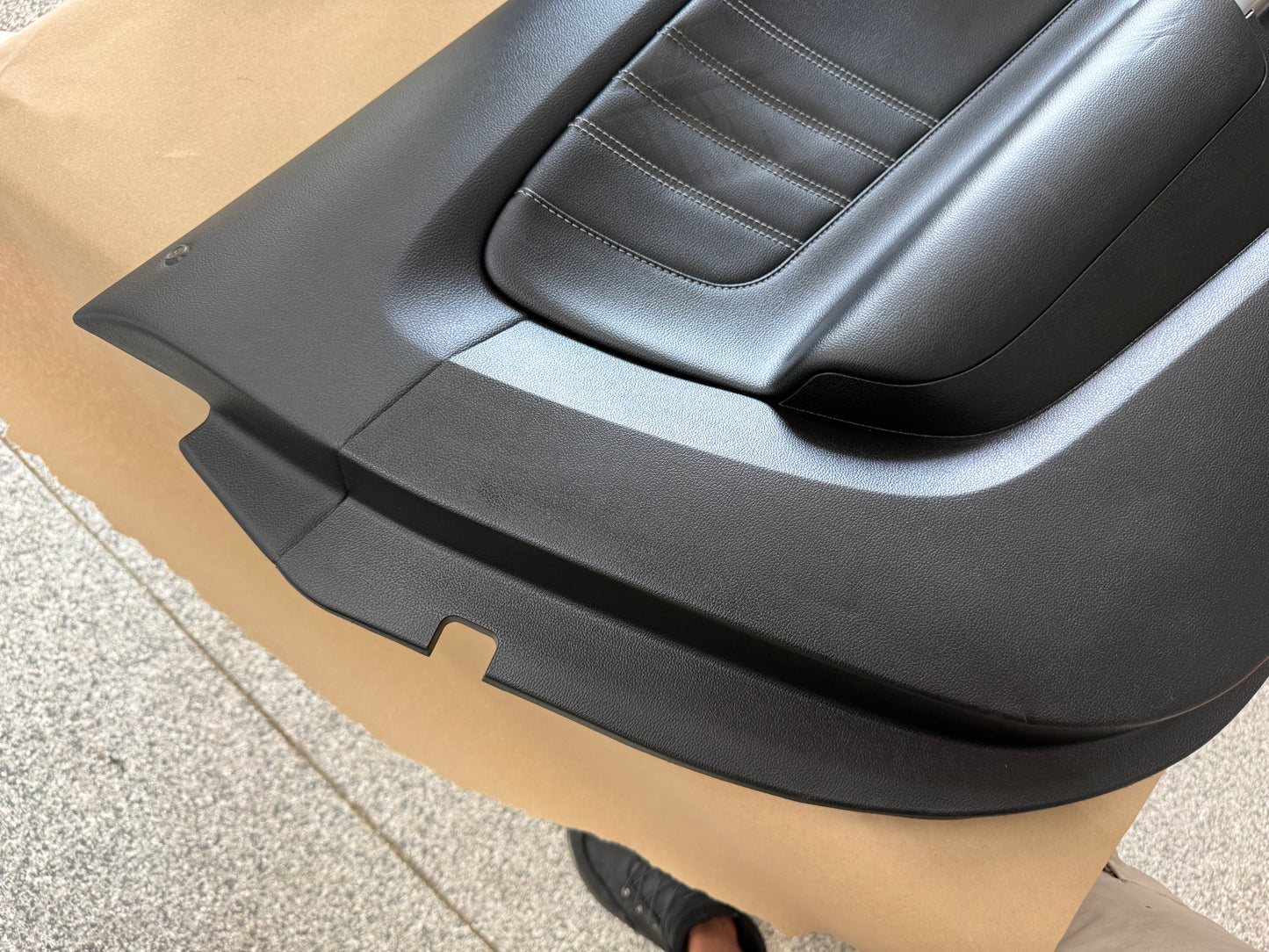 2018-2023 Ford Mustang GT LH Driver Leather Insert Door Panel Grey Stitching