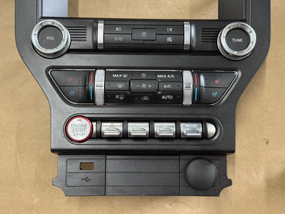 2021 Ford Mustang GT Touch Screen, Face Plate, Radio, Module USB Port