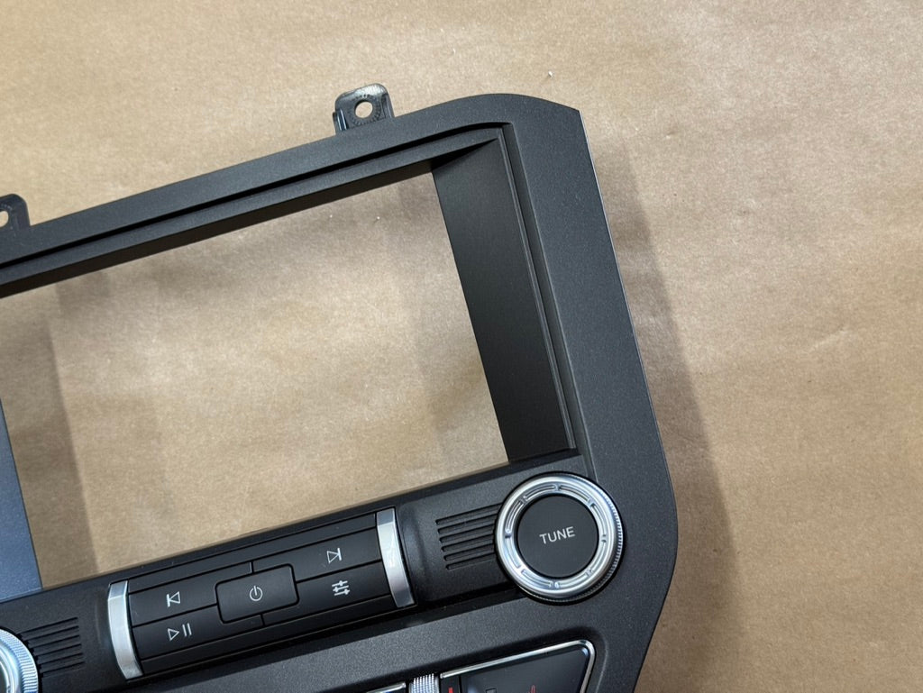 2021 Ford Mustang GT Touch Screen, Face Plate, Radio, Module USB Port