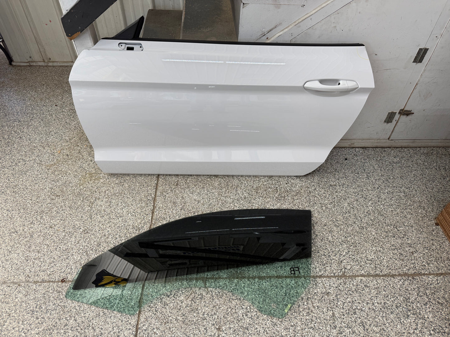 2015-2023 Ford Mustang GT GT500 LH Driver Side Door Complete w/Glass "YZ"