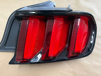 2015-2017 Ford Mustang GT V6 EcoBoost Tail Light RH Passenger Side LED