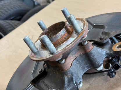 2021-2023 Ford Mustang 5.0 GT LH Driver Side Front Spindle Knuckle Hub 4 Bolt