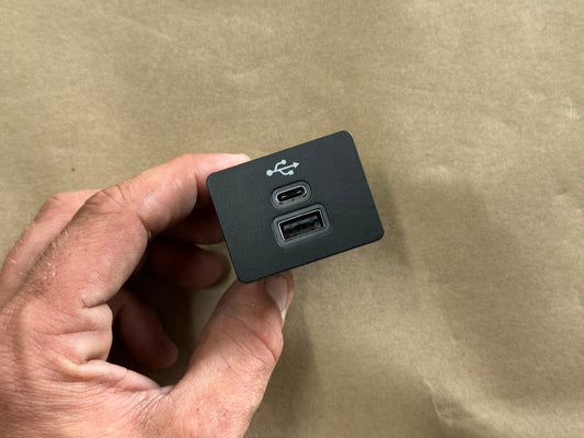 2024-2026 Ford Mustang GT Ecoboost USB Port