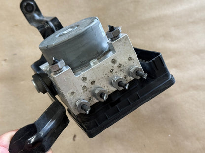 2016 Ford Mustang GT ABS Module Controller Anti-Lock Brakes "Auto"