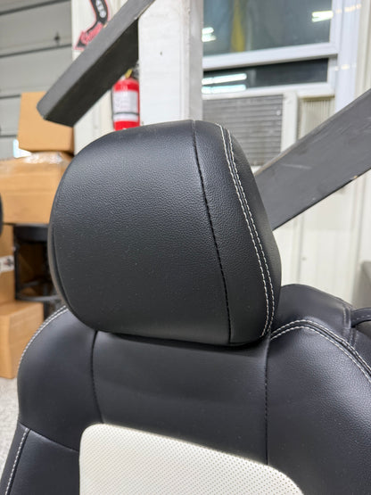 2018-2023 Ford Mustang GT Black/White Leather Front Rear Power Seats Heat/Cooled