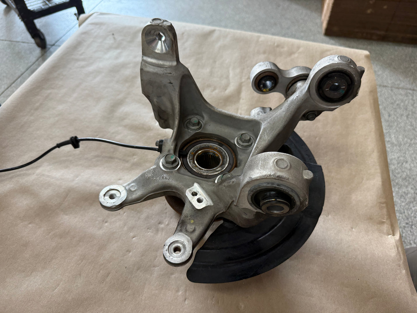 2024-2026 Ford Mustang GT LH Driver Side Rear Spindle Knuckle Hub