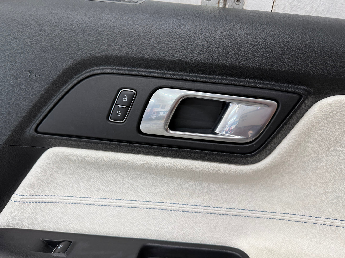 2018-2023 Mustang GT V6 EcoBoost LH RH White Leather Insert Door Panels Pair