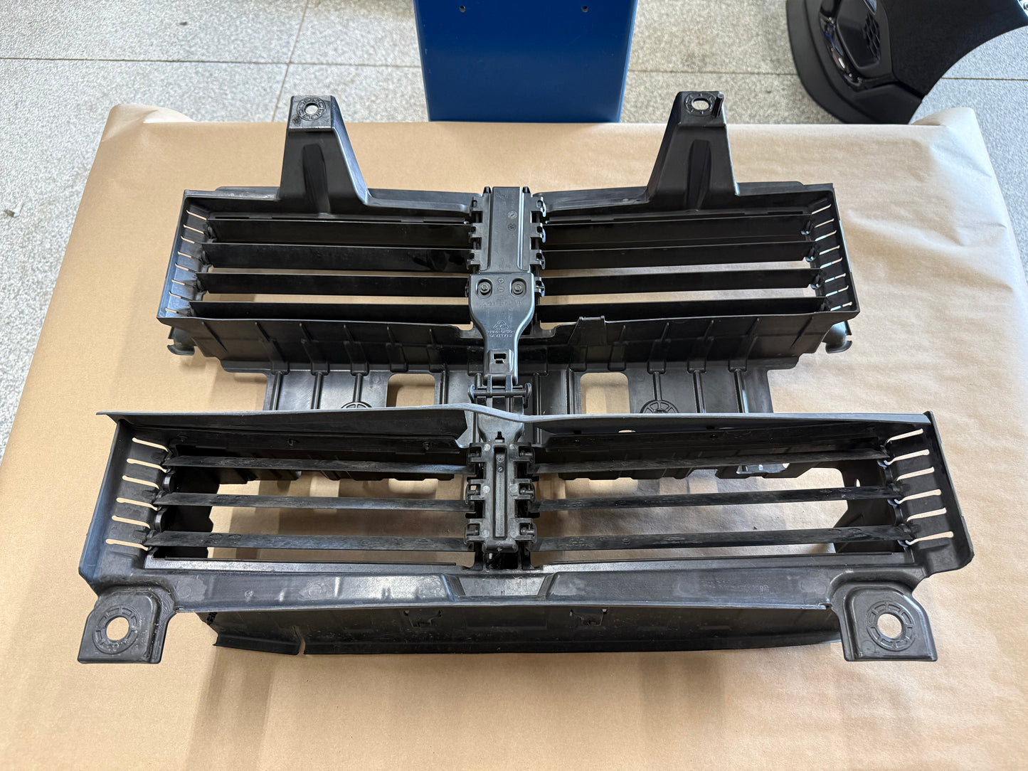 2018-2023 Ford Mustang GT Radiator Air Shutter Grille Assembly