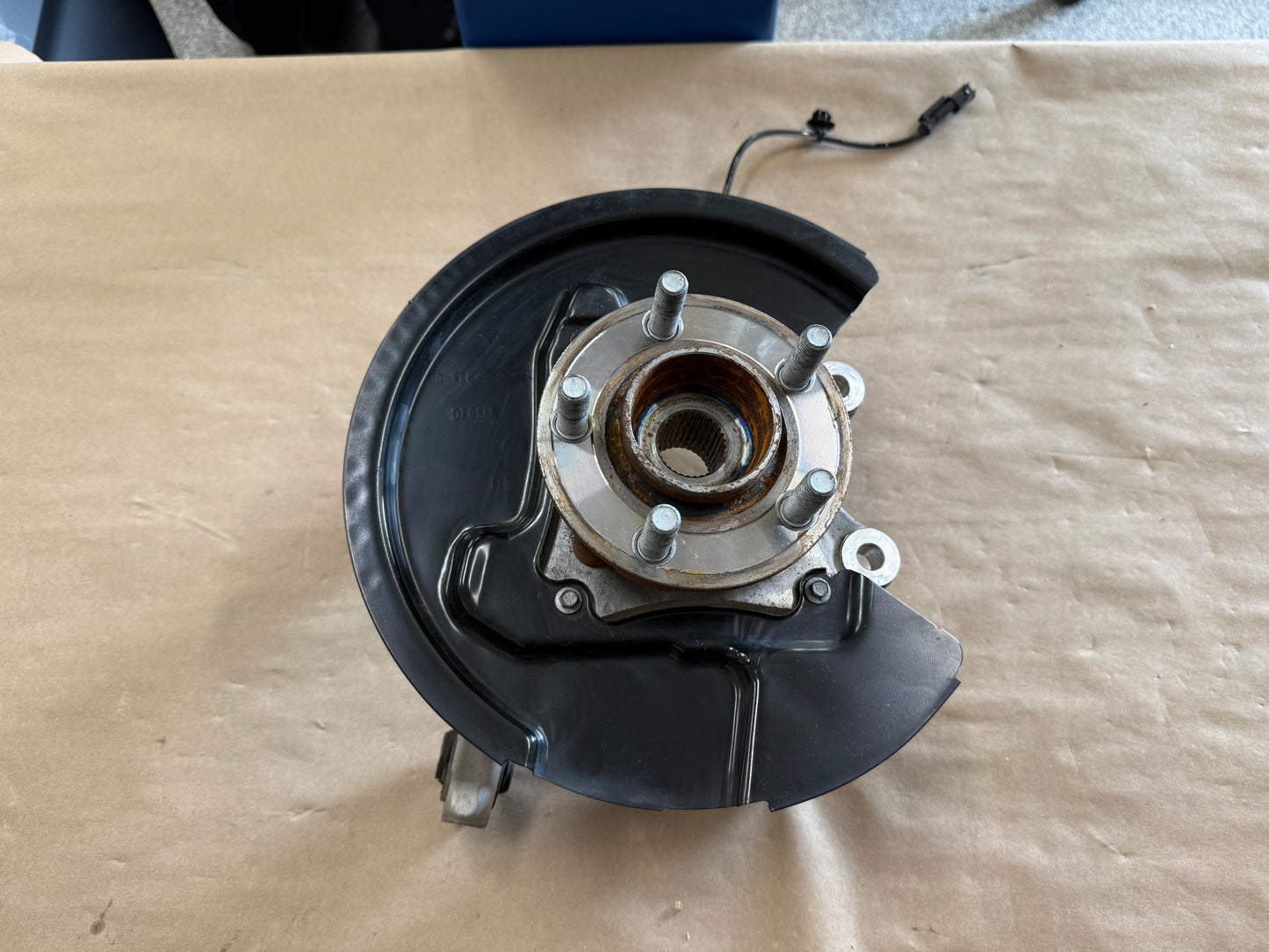 2015-2023 Ford Mustang 5.0 GT LH Driver Side Rear Spindle Knuckle Hub