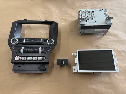 2021 Ford Mustang GT Touch Screen, Face Plate, Radio, Module USB Port